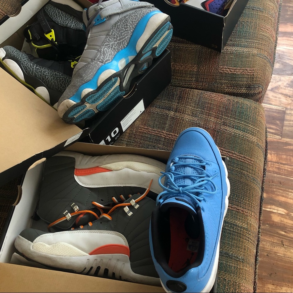 I’m selling 4 pair of Jordans 65$ each..only been worn 1-2 times each